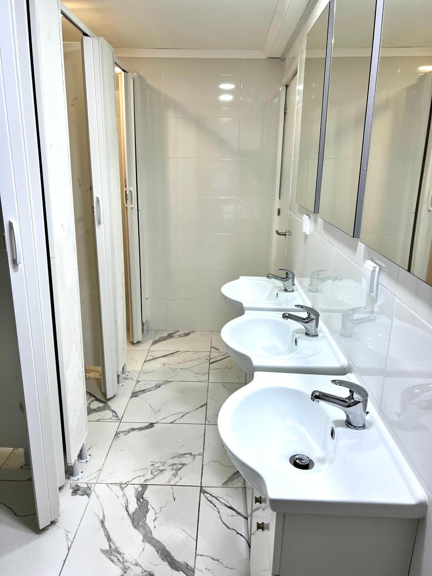 Oeiras Beach Private Room 9 - Double Bedroom With Shared Bathroom & Terrace אוייראס מראה חיצוני תמונה