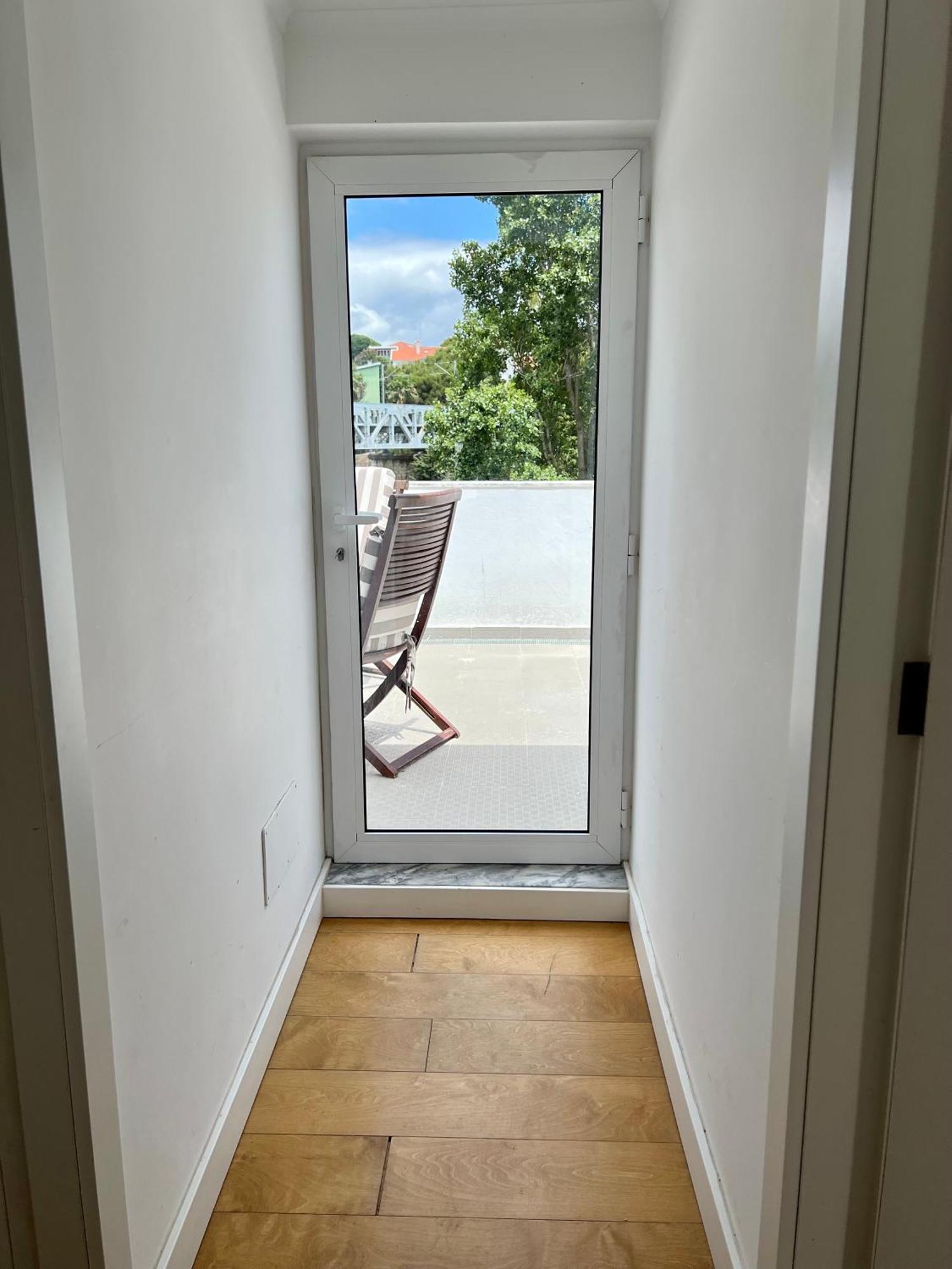 Oeiras Beach Private Room 9 - Double Bedroom With Shared Bathroom & Terrace אוייראס מראה חיצוני תמונה