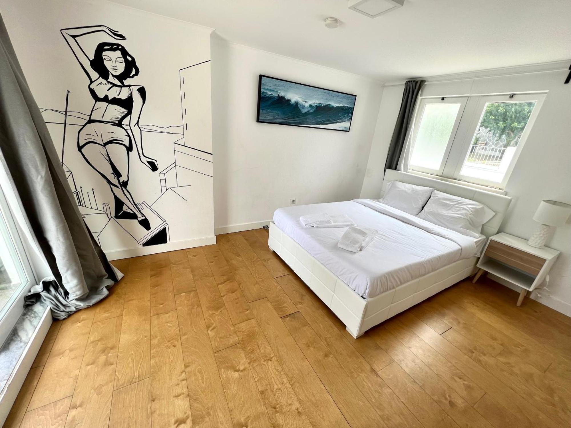 Oeiras Beach Private Room 9 - Double Bedroom With Shared Bathroom & Terrace אוייראס מראה חיצוני תמונה
